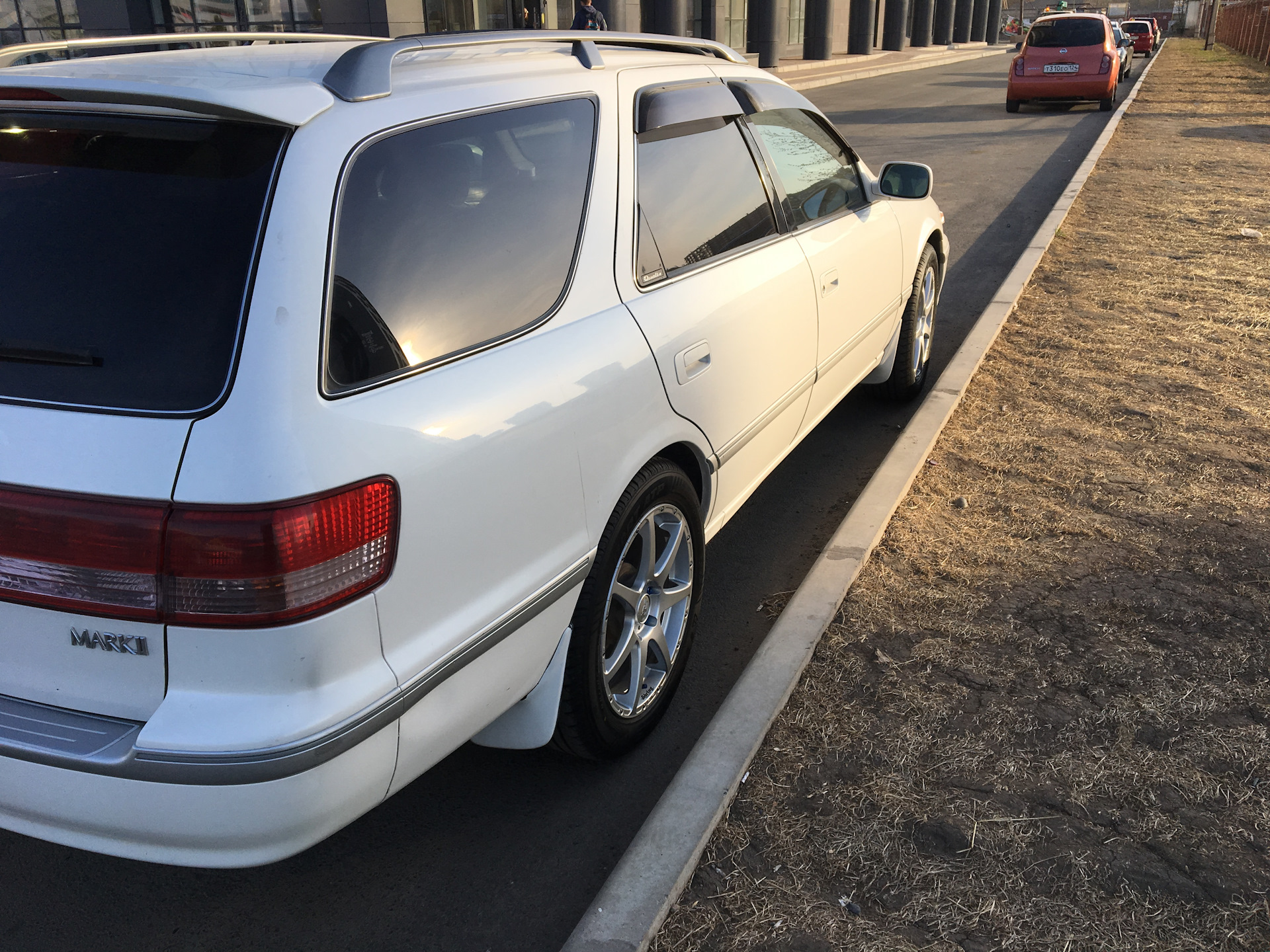 Toyota Mark II Qualis