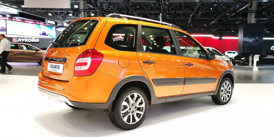 Купить б/у Lada (ВАЗ) Vesta I SW Cross 1.6 MT (106 л.с.) бензин механика в Москв