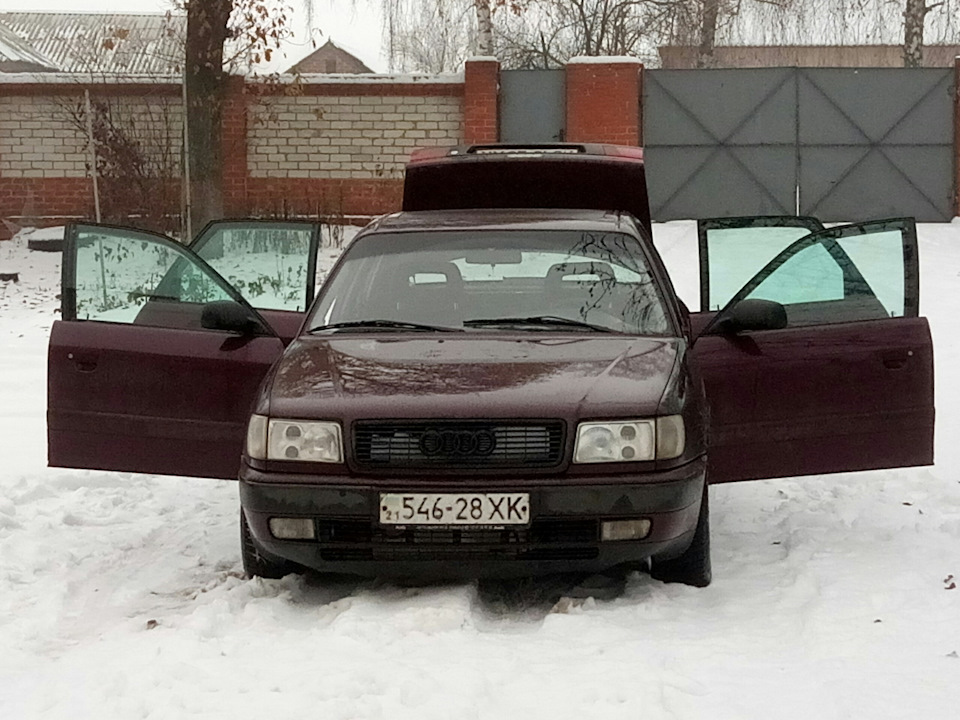 Audi 100 c4 задняя полка