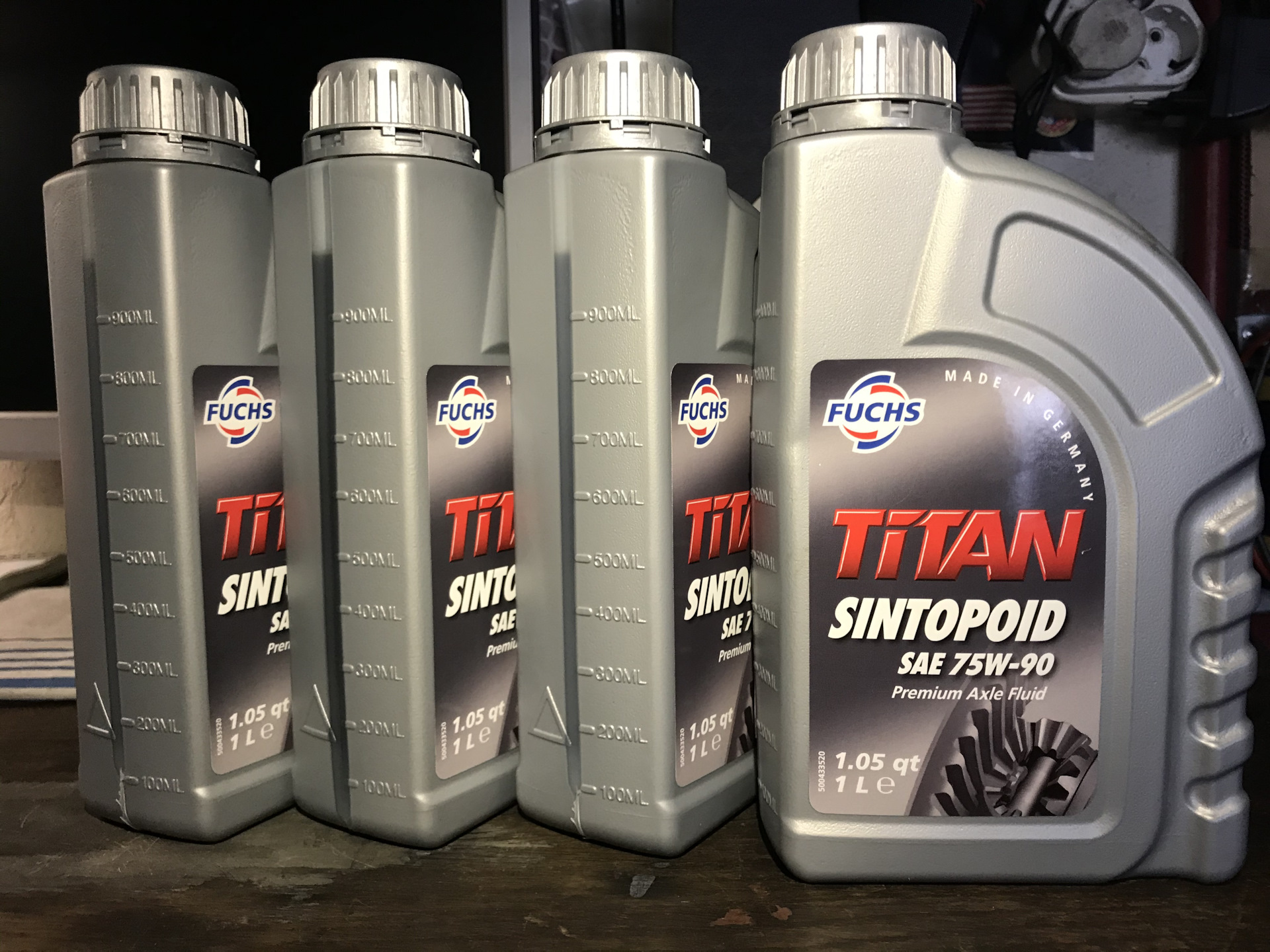 Fuchs titan 75w. Titan Sintopoid 75w-90. Fuchs Titan Sintopoid Fe 75w-85. Масло Титан 75w90. Fuchs 601426766.