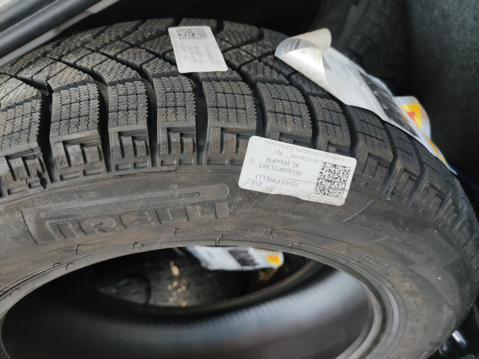 Зимняя резина на поло в подмосковье — Volkswagen Polo Sedan, 1,4 л ...