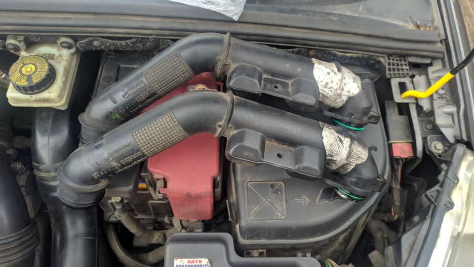 Замена пластикового патрубка от турбины к интеркулеру 1.6 hdi — Peugeot ...