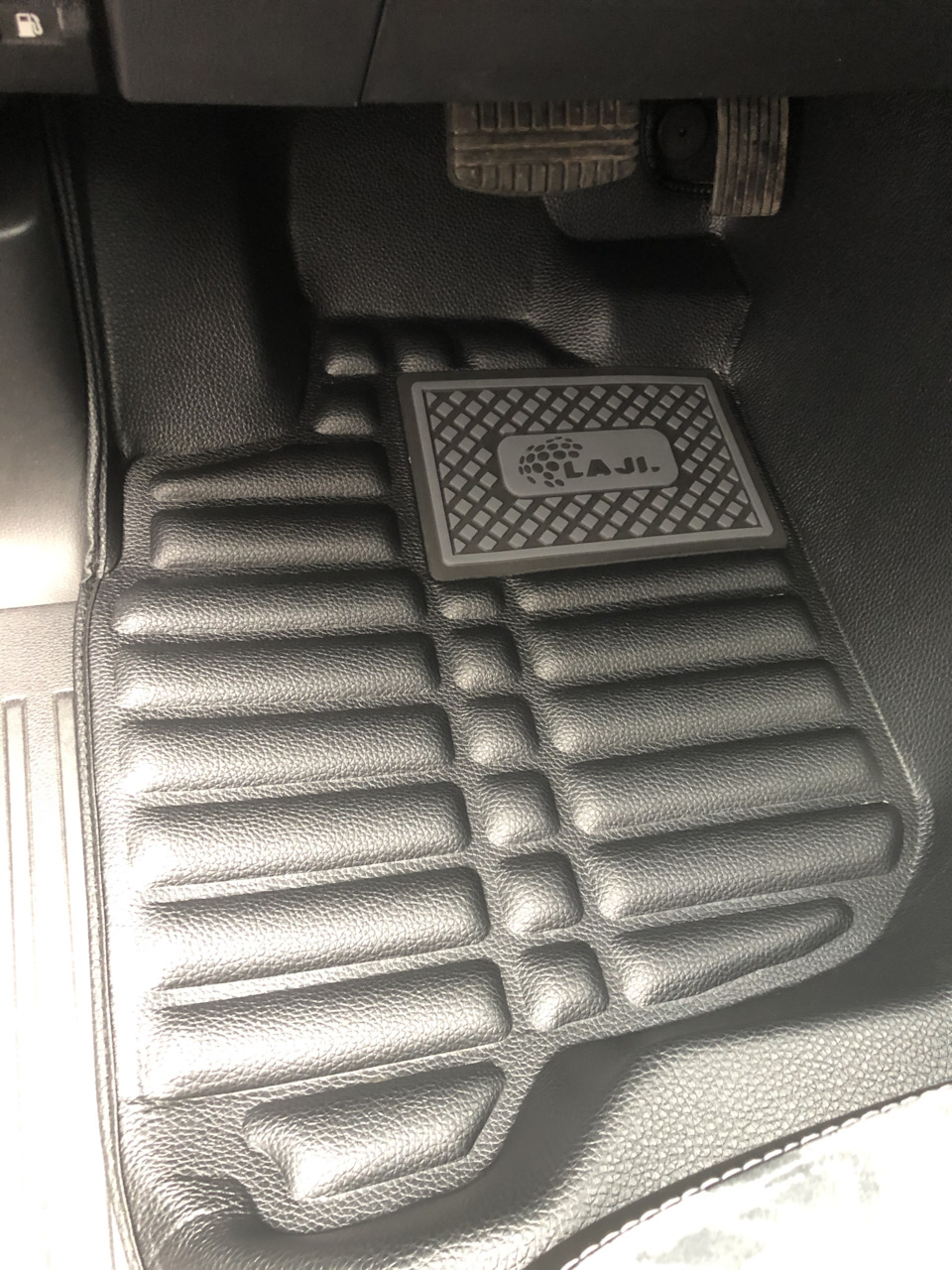 И все таки лучшие коврики LAJI — Mitsubishi Pajero Sport (3G), 2,4 л ...