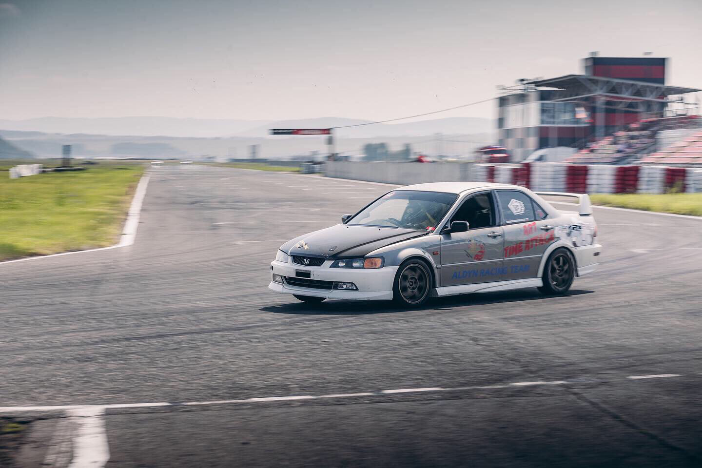 Honda Torneo vs Accord Euro r