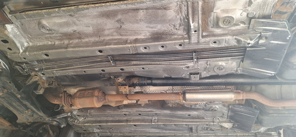 Антикор днища и сломанный болт запаски. — Mitsubishi Outlander (3G), 2 ...