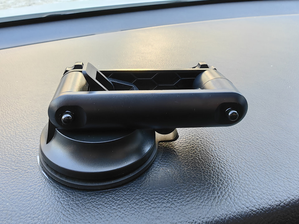 28 — Mitsubishi Outlander (3G)