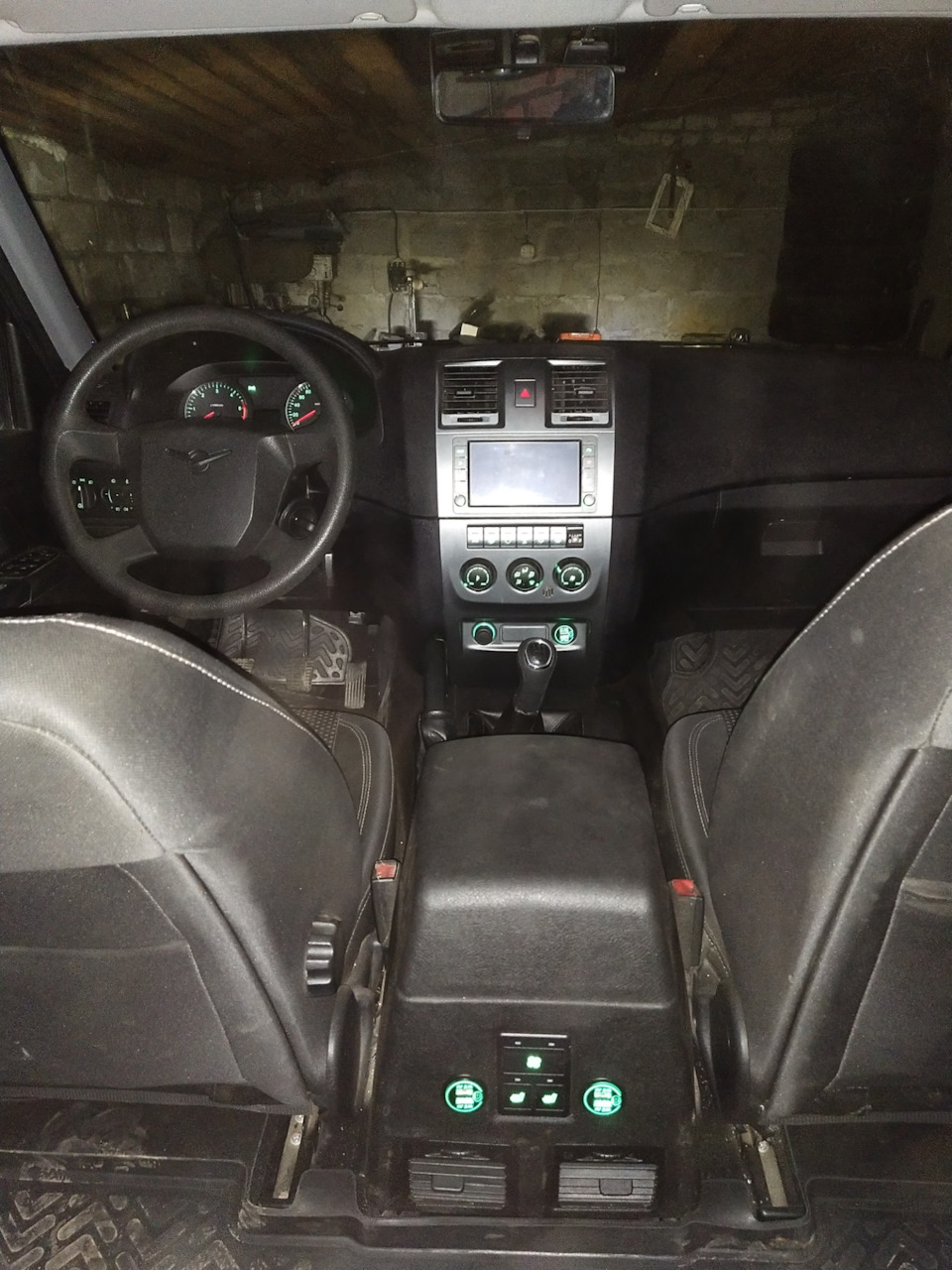 Usb зарядка 2 — УАЗ Patriot, 2,7 л, 2016 года | аксессуары | DRIVE2