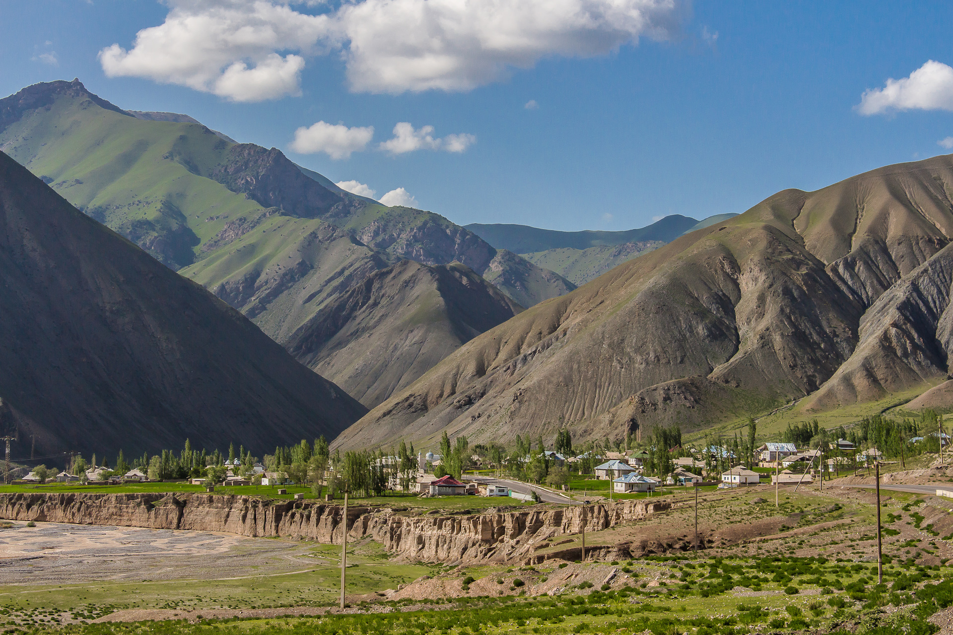 Ош. Алайская Долина Киргизии. Алайская Гульча Долина Киргизии. Природа Кыргызстана Алайская Долина. Долина Ош Киргизия.