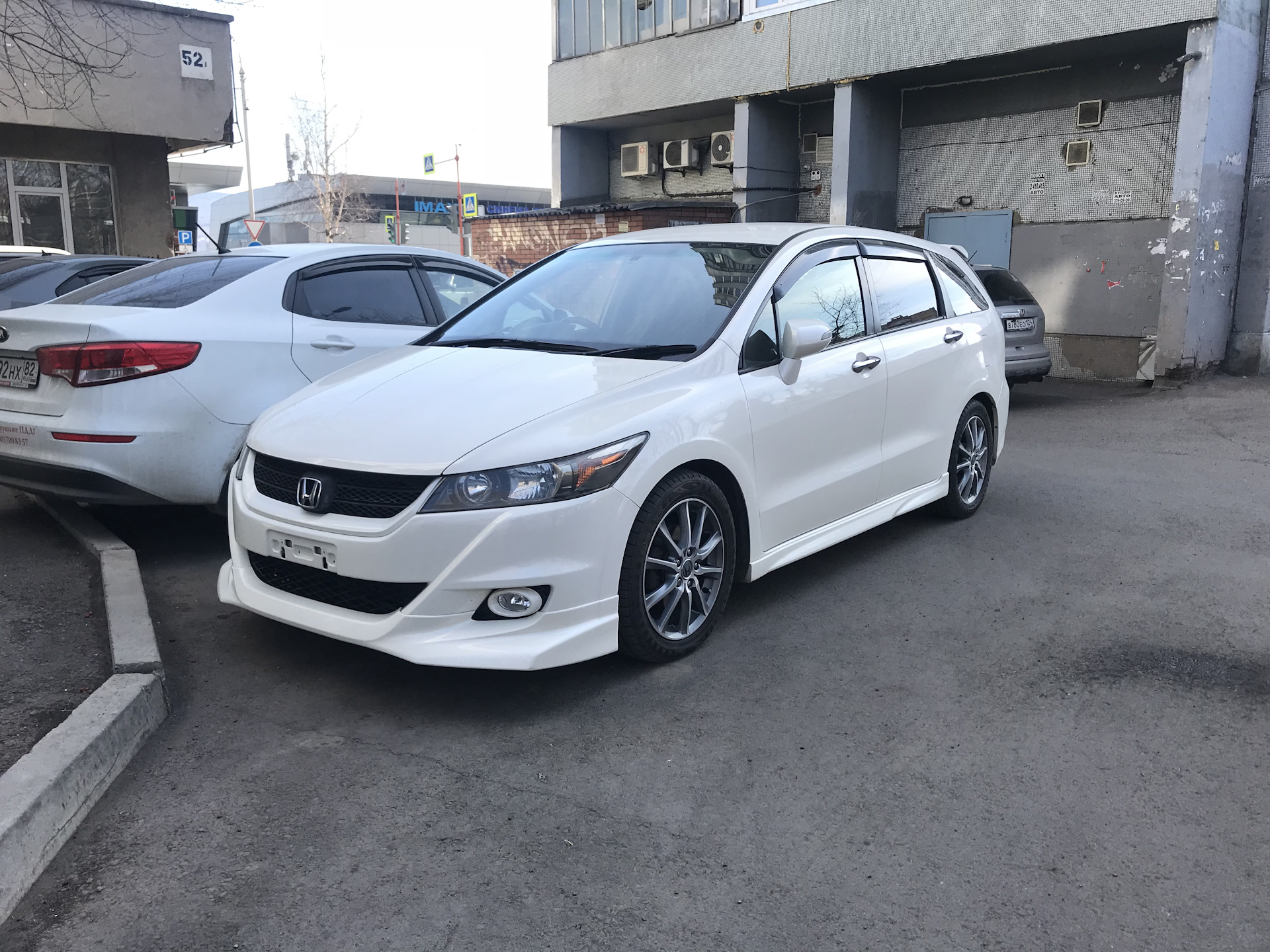 Хонда улан удэ. Honda Stream Mugen. Honda Stream 2009. Хонда стрим 2. Губа Mugen Honda Stream.