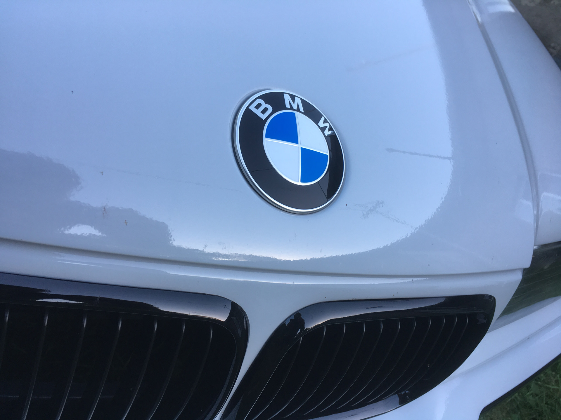 BMW со значком Мерседес