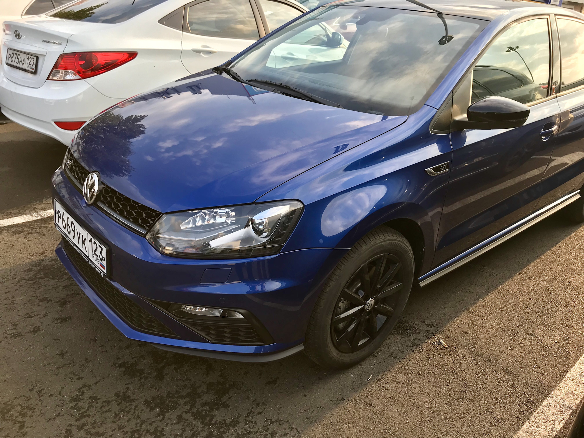 Volkswagen Polo 2011 темно синий