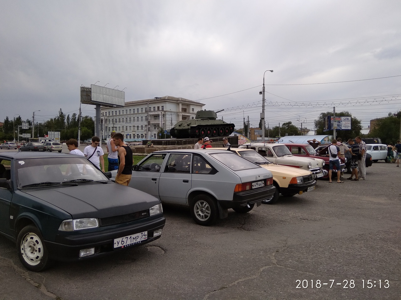 Москвич волгоградский просп 46 15 отзывы. Магазин Москвич в Волгограде. Москвич Волгоград. Москвич Волгоград автозапчасти. Магазин Москвич в Волгограде на Хользунова