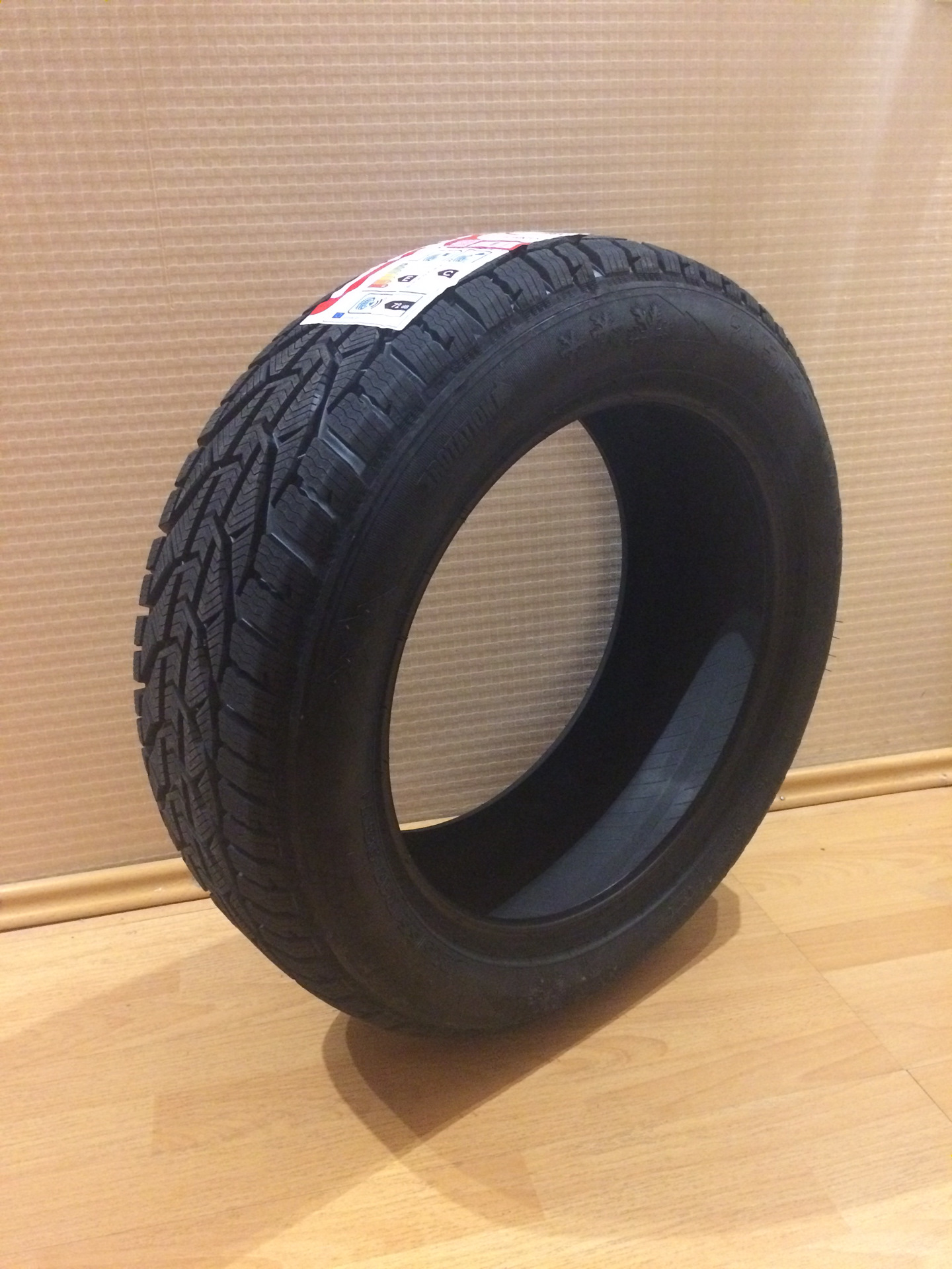 Тигар 215 55 17. Tigar Winter 215/55 r17 98v XL. 215/50 R17 Tigar Winter 95v XL. 215/55 R17. 215/50/17 95v Tigar Winter.