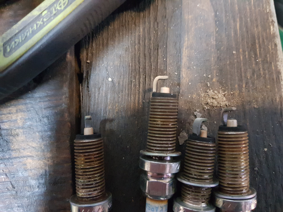 Старые свечи. — Nissan Teana (J32)