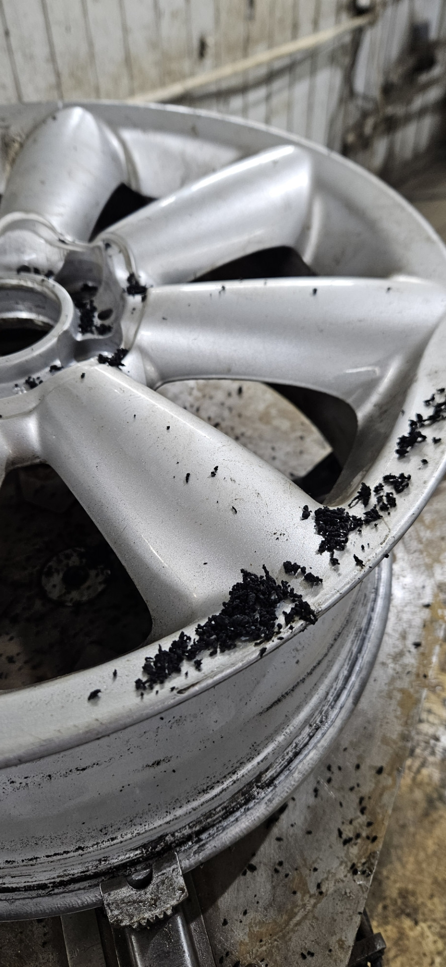 Боковой порез — MINI Paceman, 1,6 л, 2013 года | шины | DRIVE2