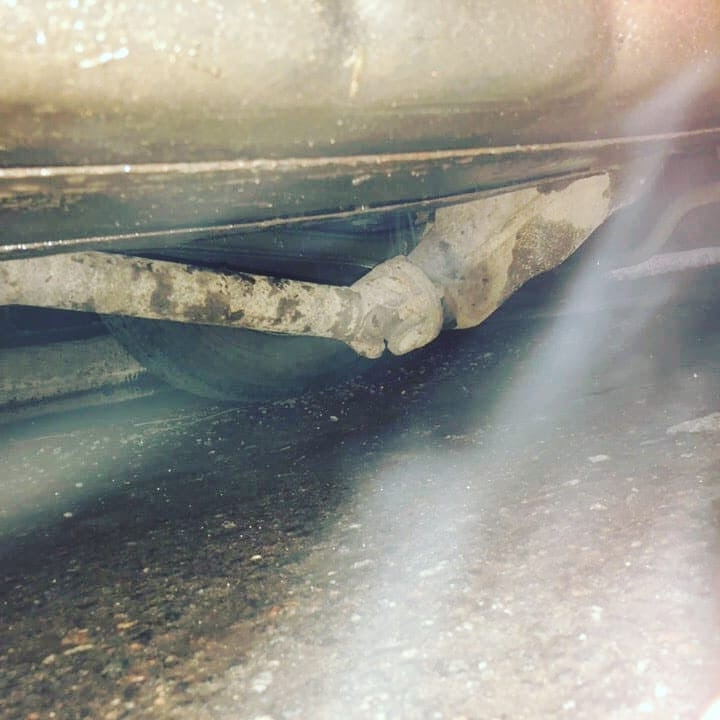 Вырвало мост. Вырвало мост. Оторванный мост жигули. Оторванный мост жигули. Вырвало мост.