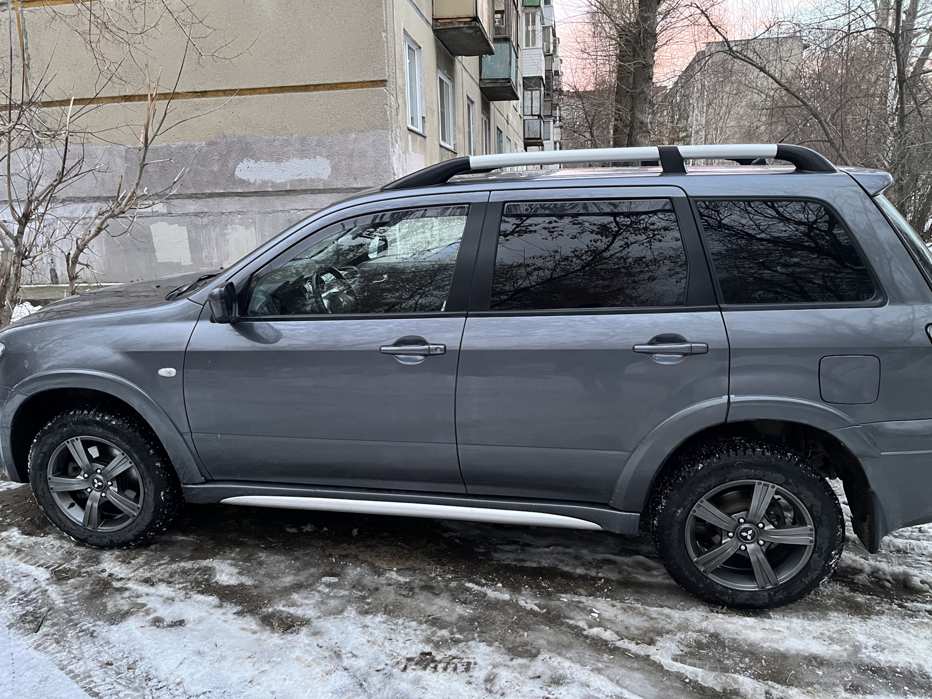 Покраска дисков — Mitsubishi Outlander (1G), 2,4 л, 2008 года ...
