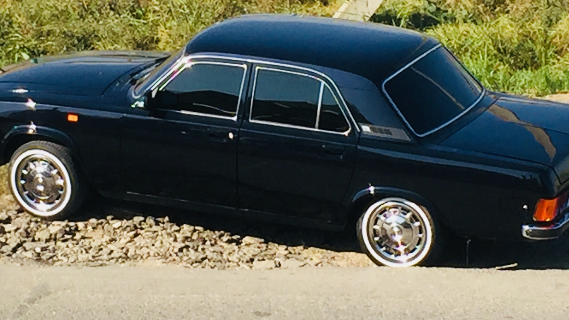 ГАЗ 3102 черная на литье