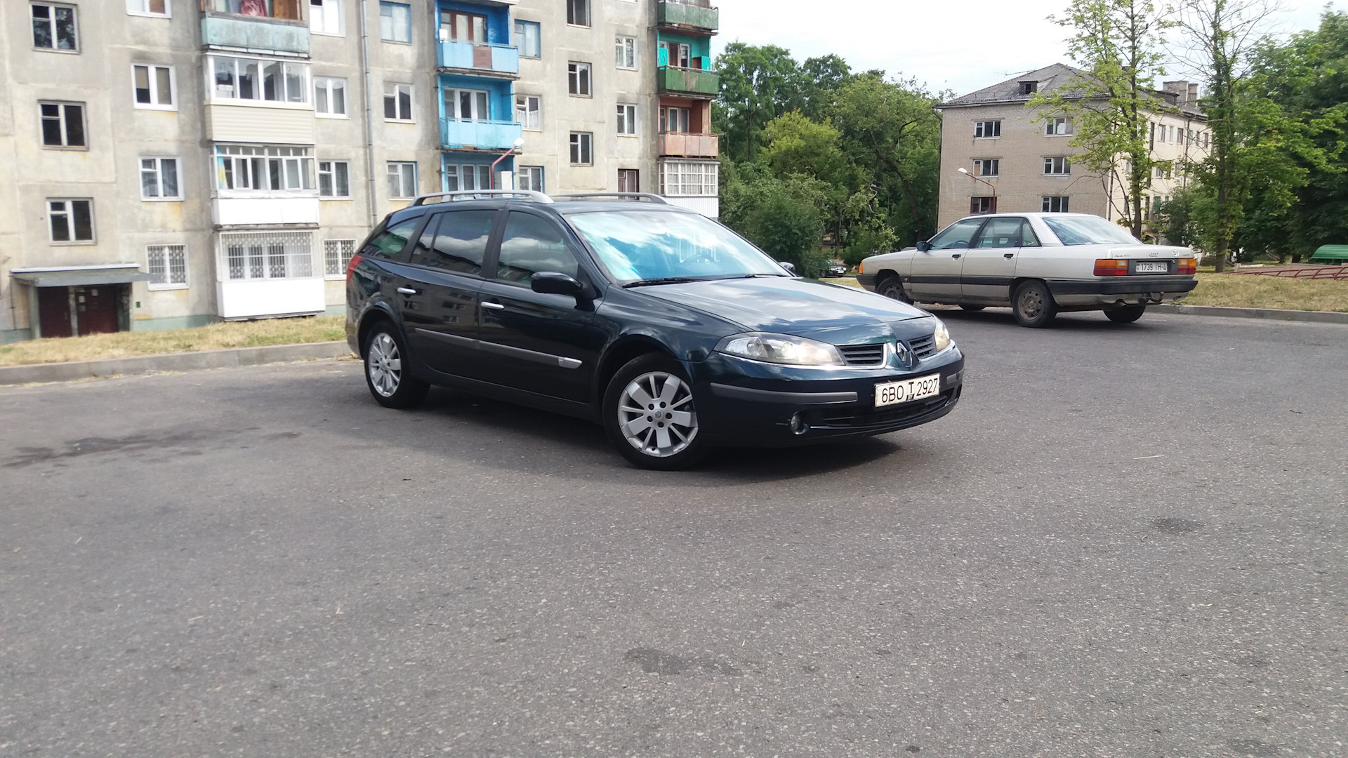 Renault Laguna II 1.9 дизельный 2005 | Темно-зеленый хамелеон на DRIVE2