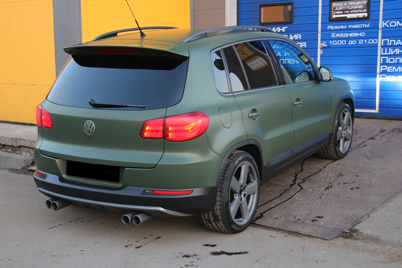 Матовый Volkswagen Touareg 2013