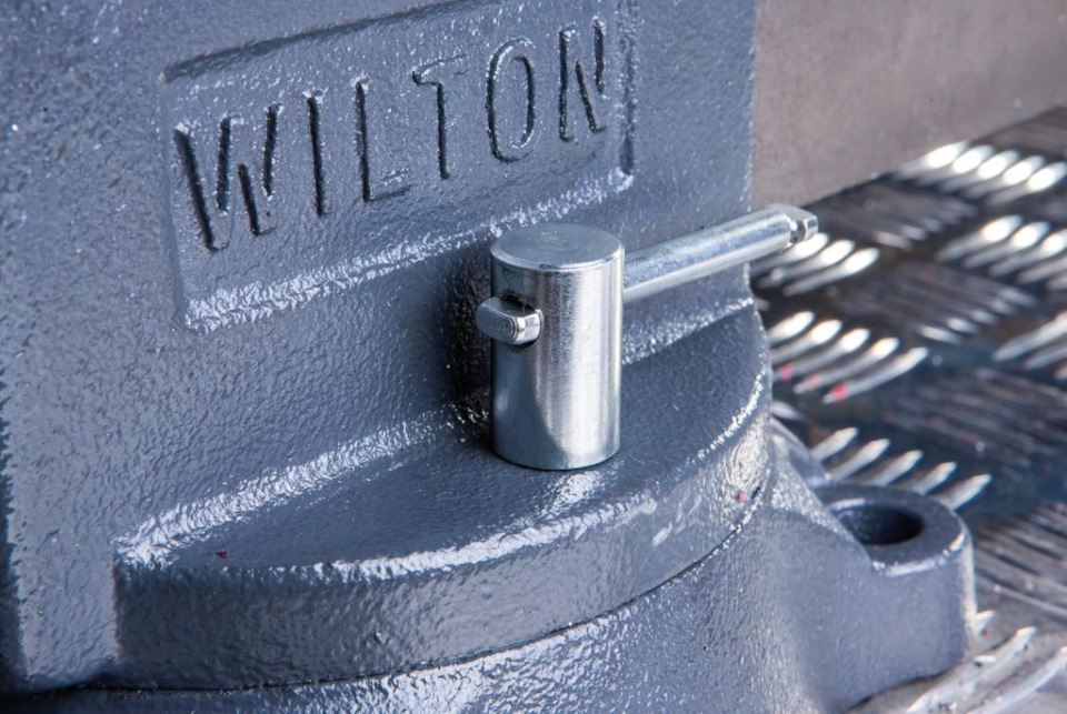 Тиски Wilton (инструмент) — ГАЗ 3110, 2,3 л, 2003 года | аксессуары ...