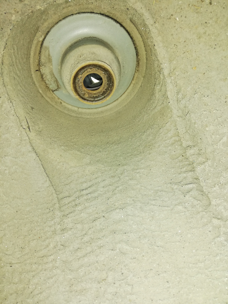 Замена пыльника и отбойника заднего амортизатора. — Lada Гранта (2G) FL ...