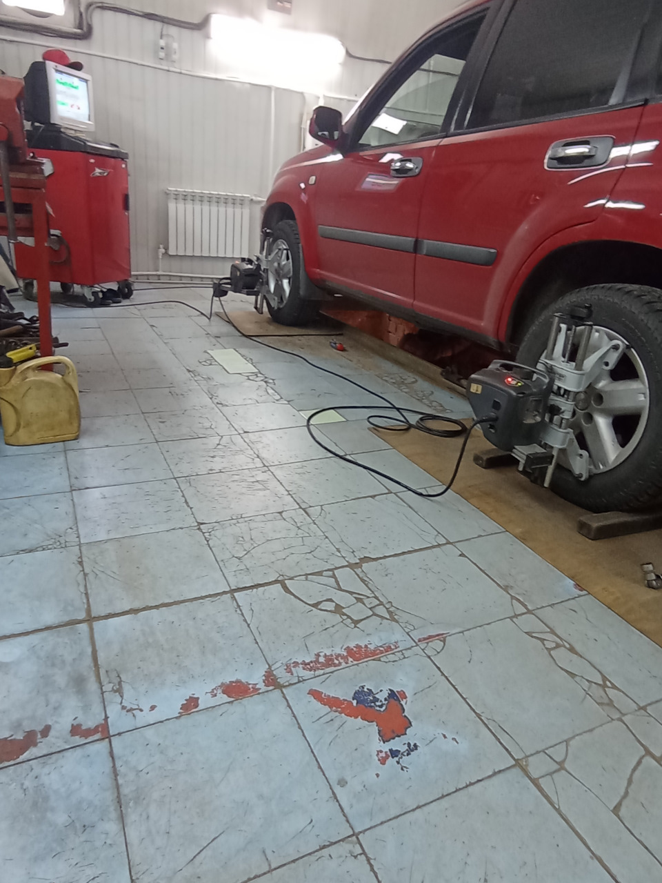 Посещение стенда сход развал — Nissan X-Trail I (t30), 2,2 л, 2004 года ...