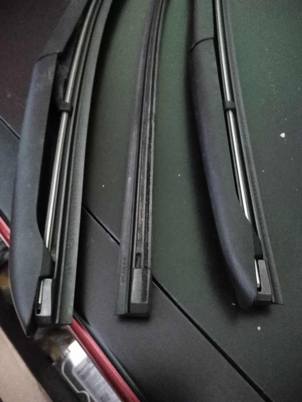 Замена резинок каркасных щеток стеклоочистителя — Lexus IS II, 2,5 л ...