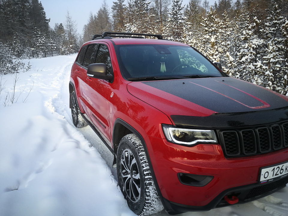 Jeep Grand Cherokee wk2 красный