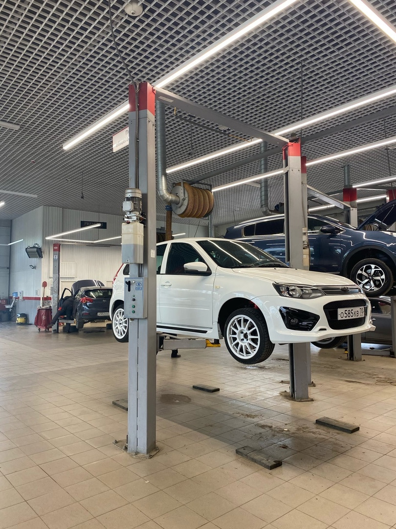 №63. Замена левой наружней гранаты — Lada Калина 2 Спорт, 1,6 л, 2014 ...