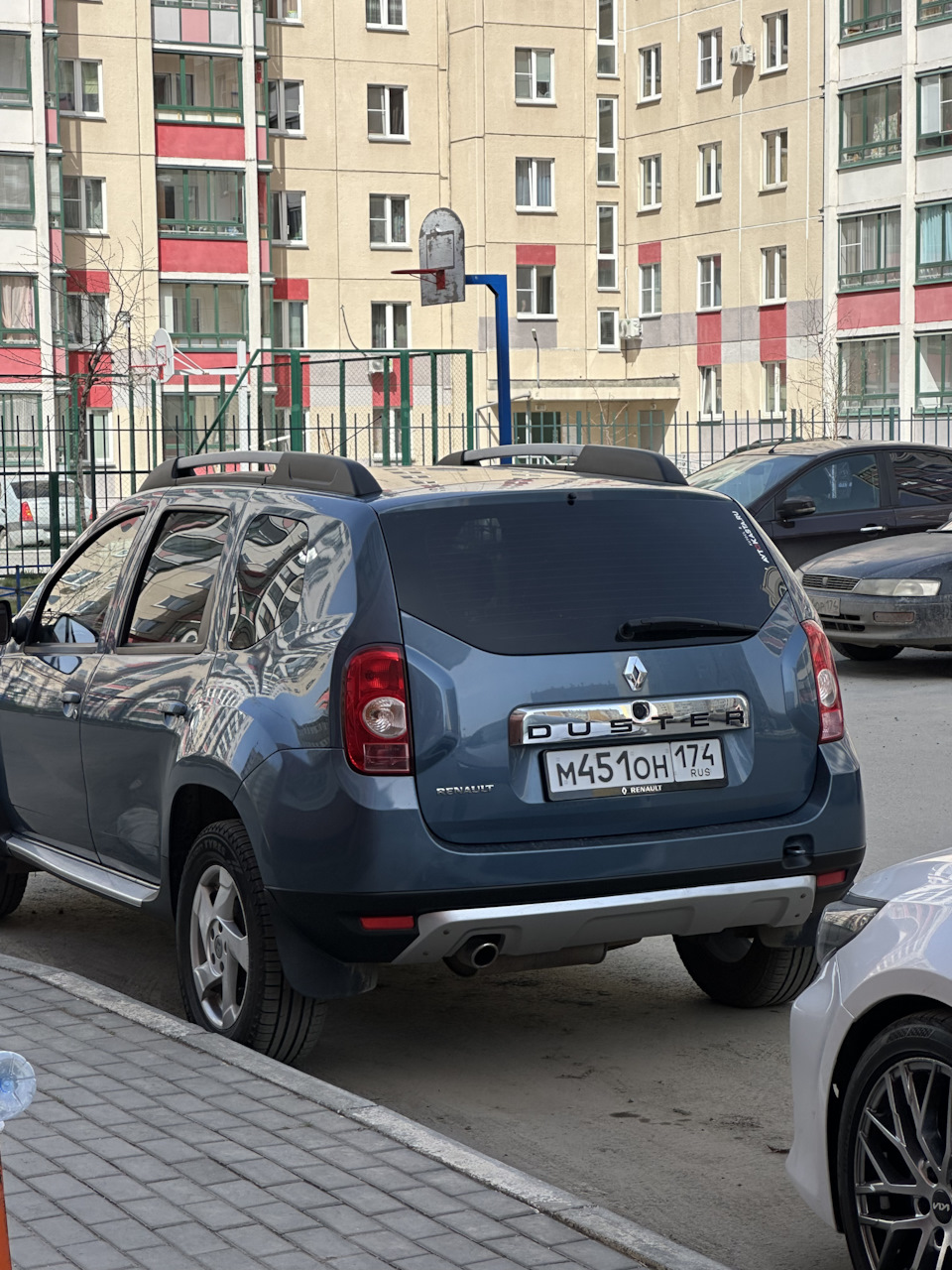 Замена номеров и обновление номерных рамок — Renault Duster (1G), 1,6 л,  2013 года | тюнинг | DRIVE2