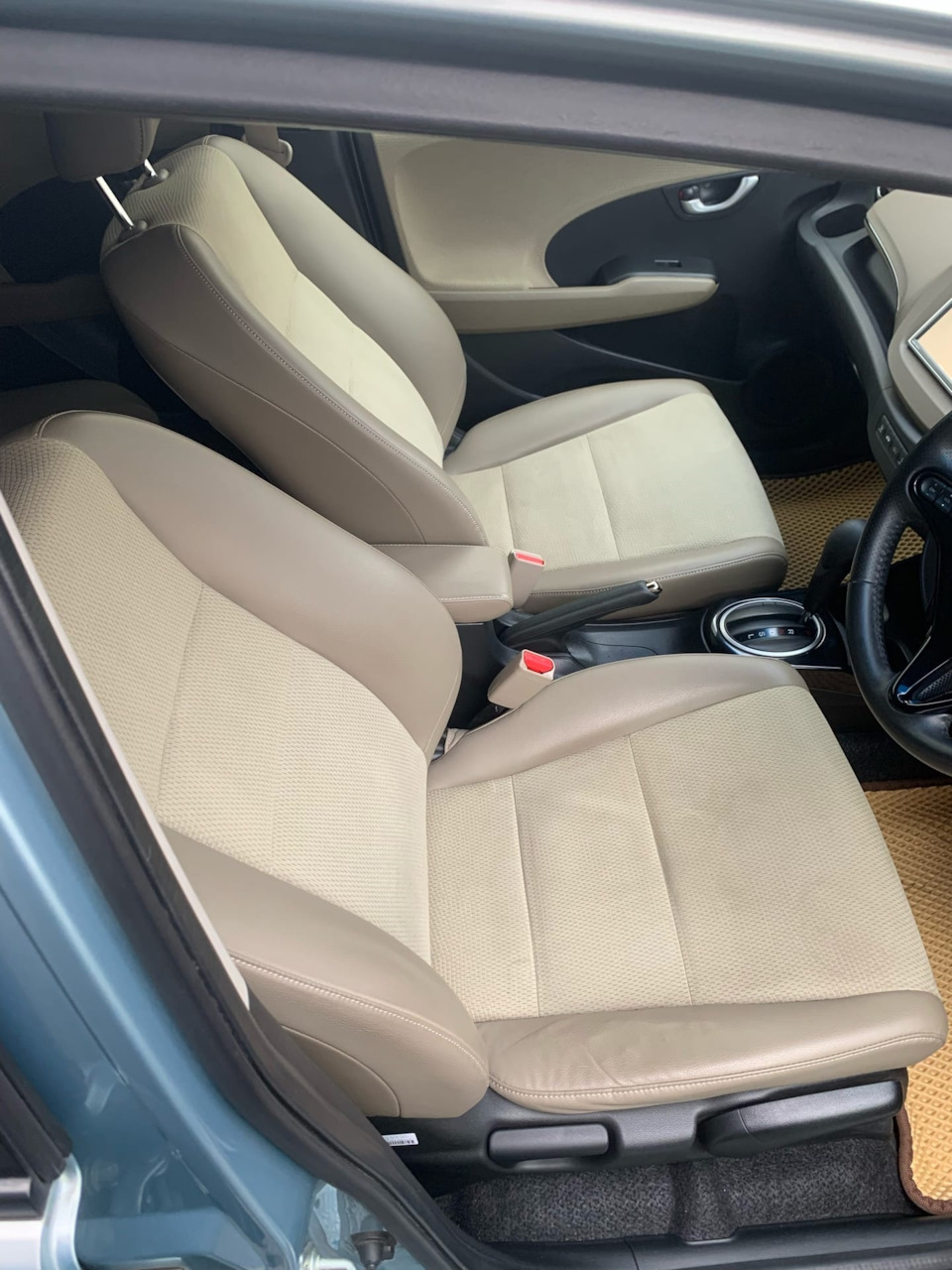 Eva-ковры + химчистка салона — Honda Fit Shuttle (1G), 1,3 л, 2012 года ...