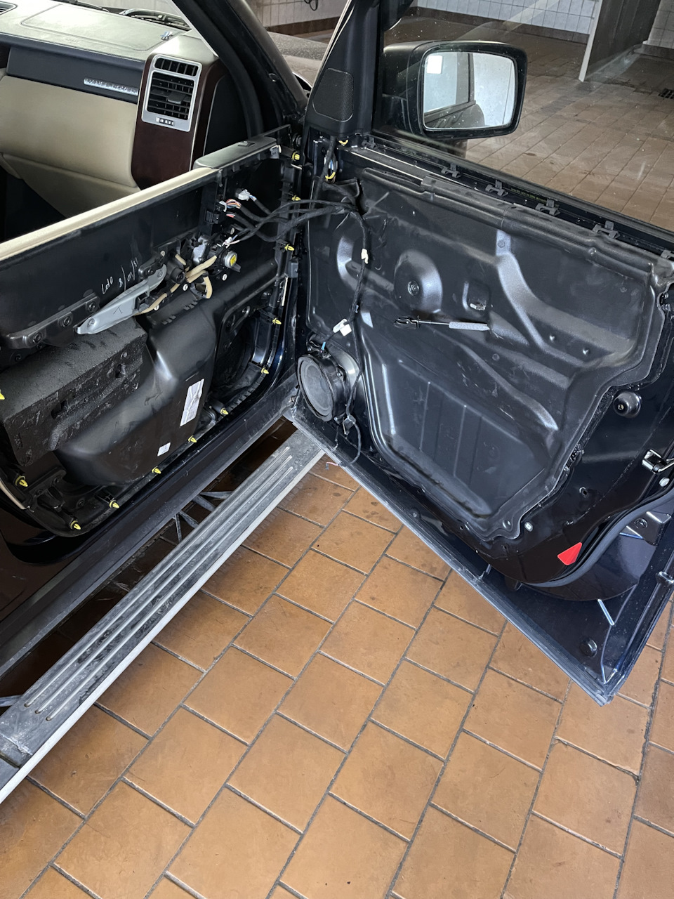 Фото в бортжурнале Land Rover Range Rover (3G)