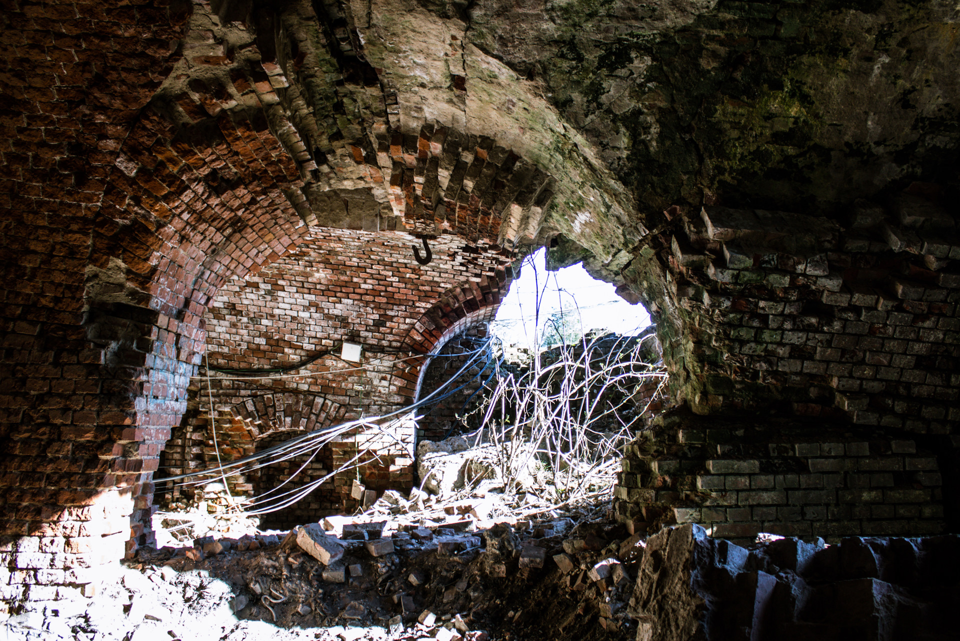 В недрах кенигсбергского форта. — Сообщество «Фотография» на DRIVE2