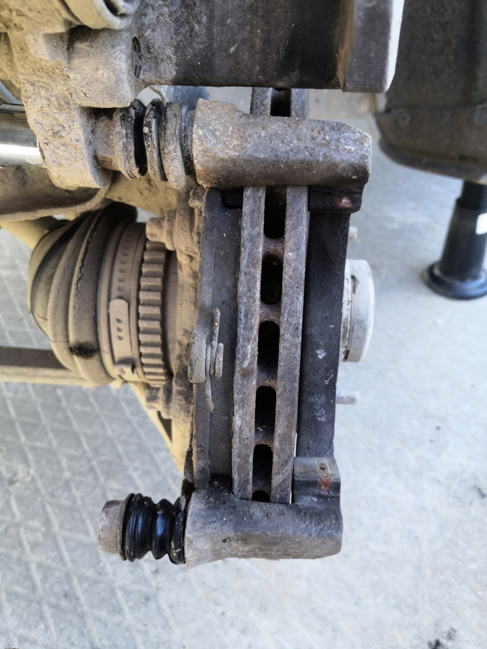 Photo from the logbook Lada Granta liftback (1G)