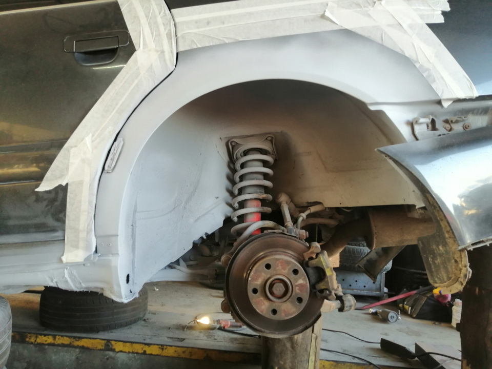 Подкраска ч. 1 (задняя часть) — Audi A6 (C4), 2,6 л., 1997 года ...