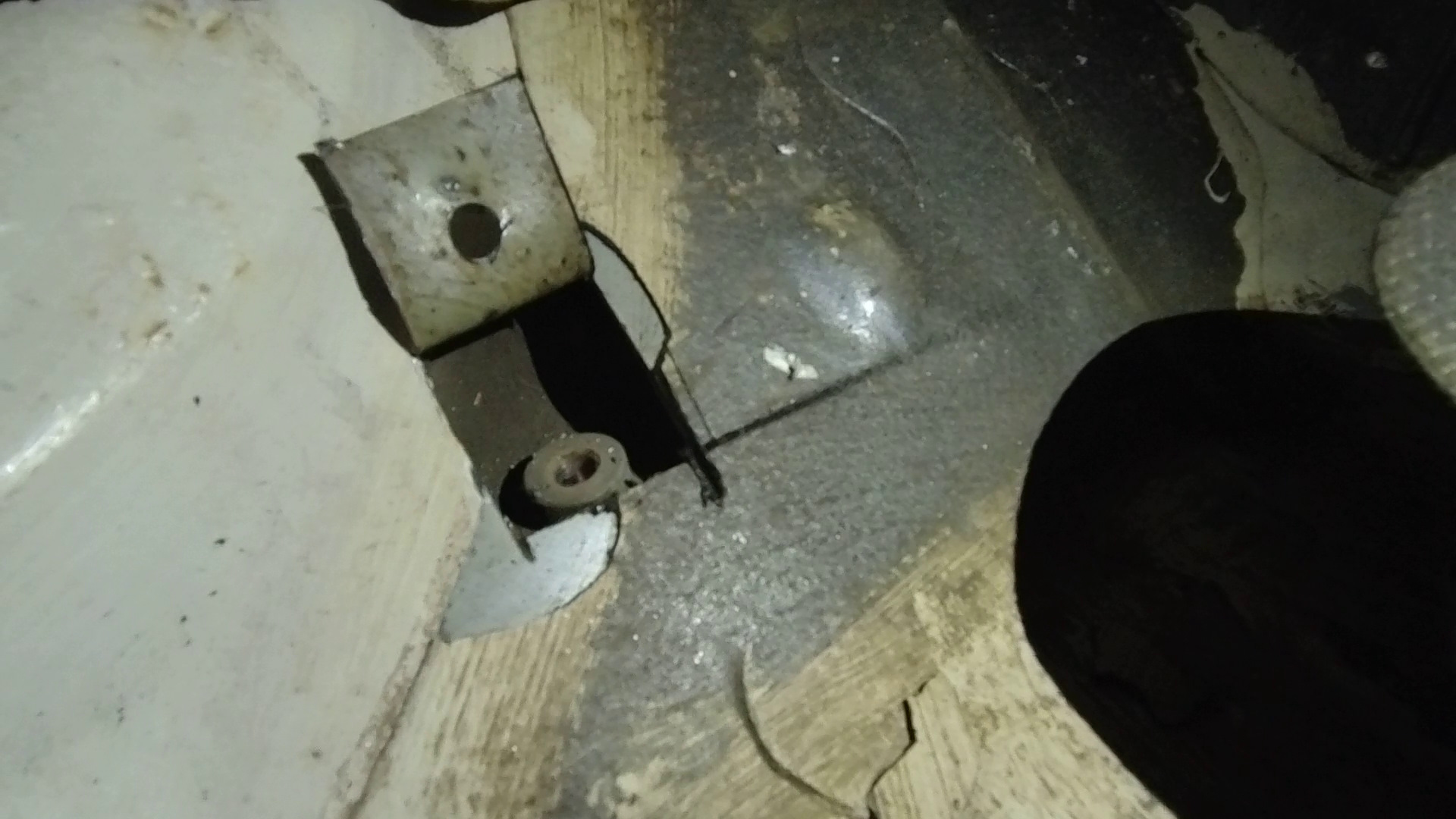 Сорвал резьбу на скобе сайлентблока Daewoo Lanos — Daewoo Lanos, 1,6 л ...