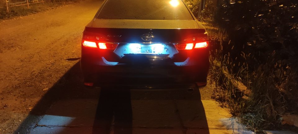 Подсветка номера на Камри диоды — Toyota Camry (XV50), 2,5 л, 2017 года ...