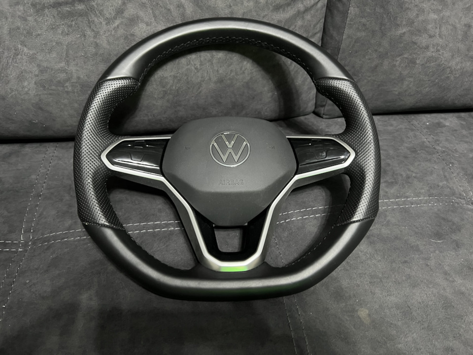 Руль сенсорный с обогревом( оригинал) на Volkswagen Golf Mk7, Volkswagen Golf Mk8, Volkswagen Multivan (T5), Volkswagen Multivan (T6), Volkswagen Passat B6. | 52 000 ₽ в городе Брест | DRIVE2