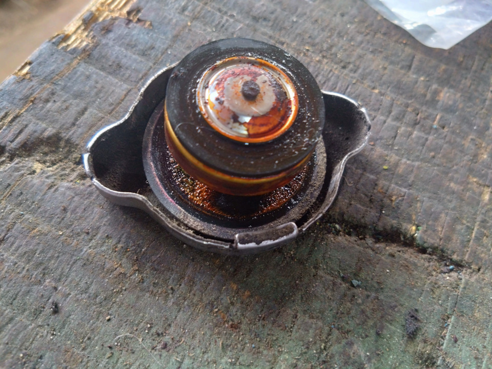 6. Крышка заливной горловины антифриза потеет и "ссытся" — Subaru ...