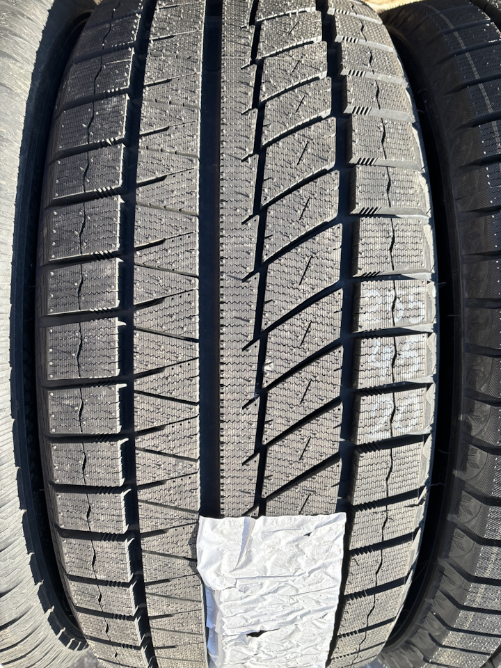 Шины зимние нешипованные Pirelli 255/45 R20 на Voyah Free, Geely ...