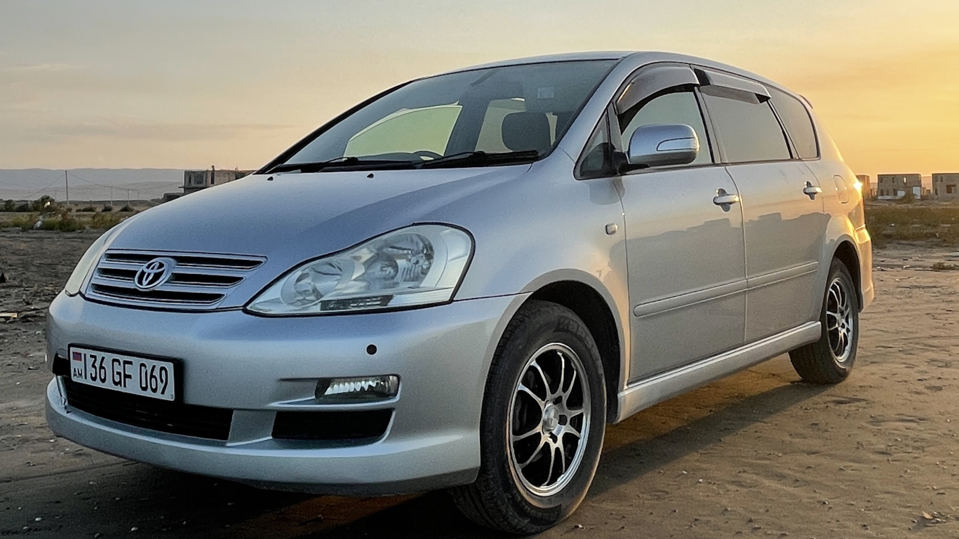 Toyota Ipsum (21) 2.4 бензиновый 2005 | 2005 на DRIVE2