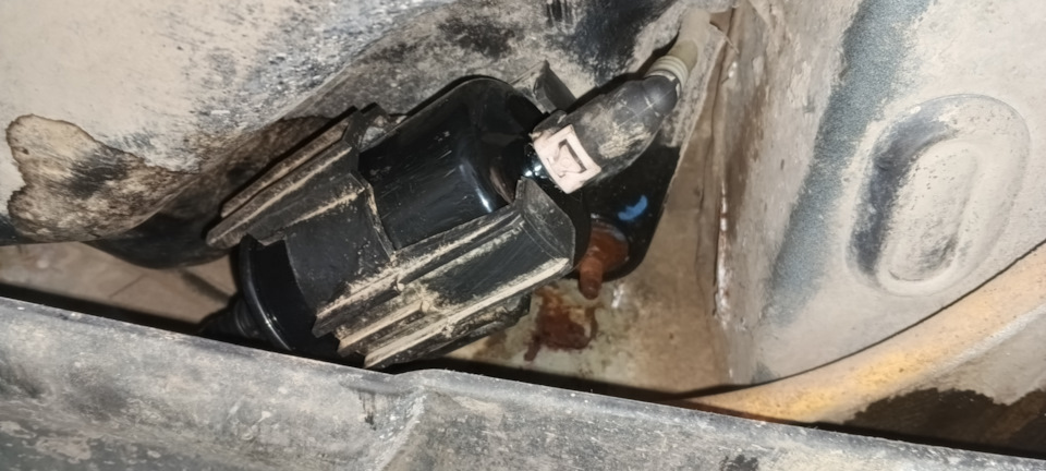 Клипса топливных трубок — Citroen C4 L, 1,6 л, 2013 года | своими ...