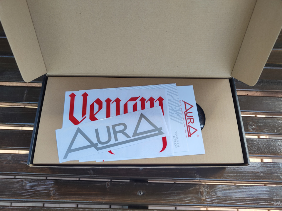 Открываем, стандартно наклеечки, кайф — Nissan X-Trail II (t31)