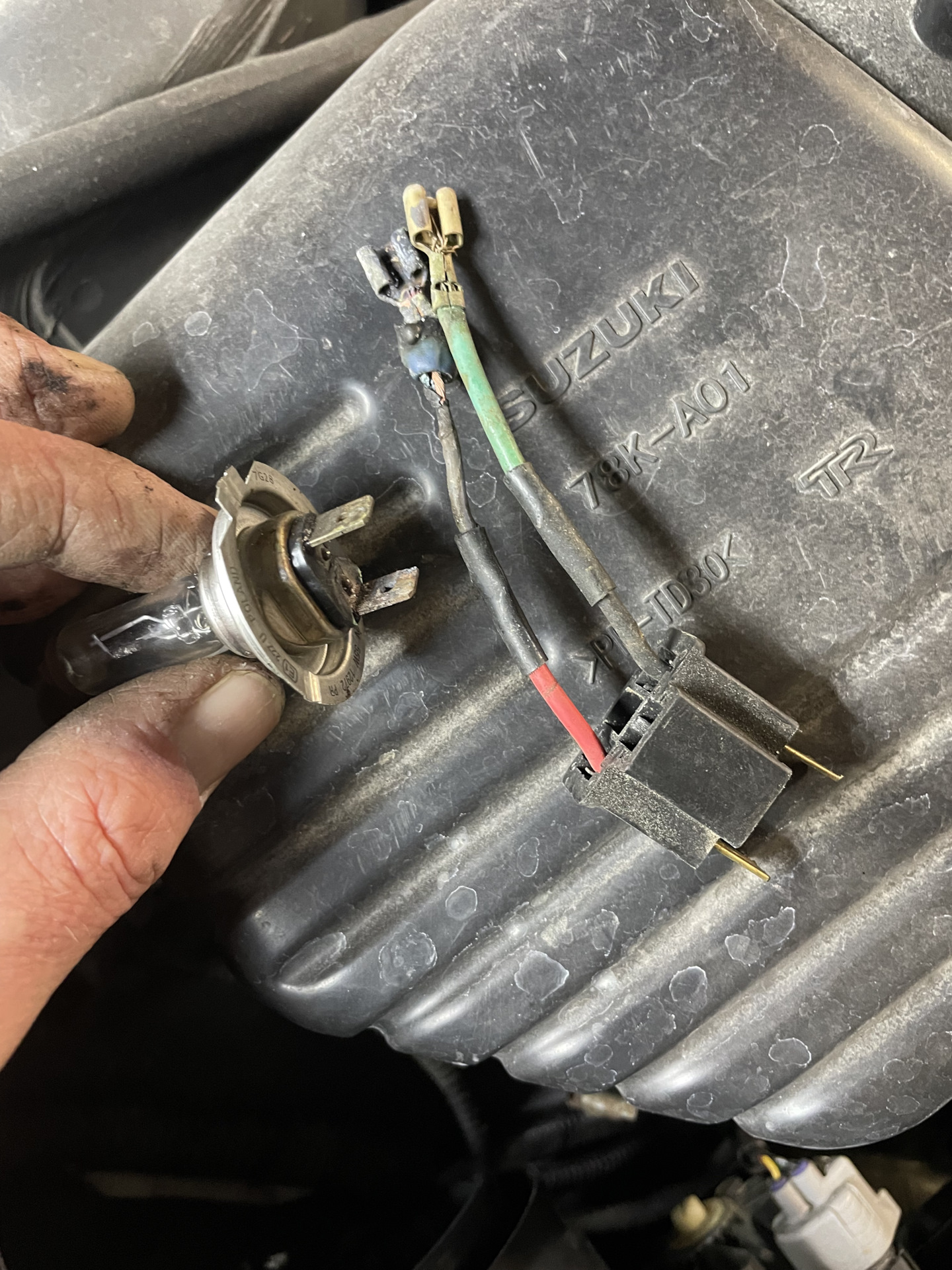 Замена ламп ближнего света и нежданчик — Suzuki Grand Vitara (2G), 2,4 ...