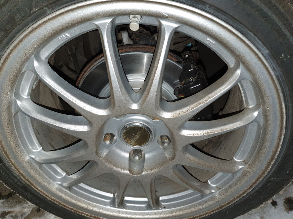 Спустя 40 км, покрытие ровно стерлось. — Honda Civic 4D (8G)