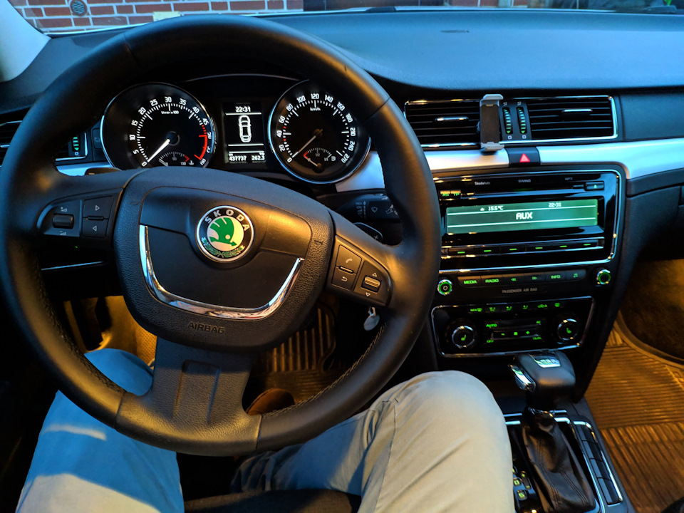 Skoda Superb 1 dashboard