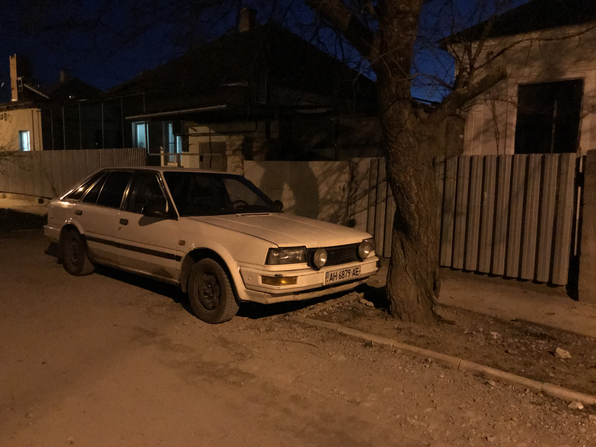 Фото возле дома — Nissan Bluebird (T12/T72), 2 л, 1986 года | обкатка |  DRIVE2