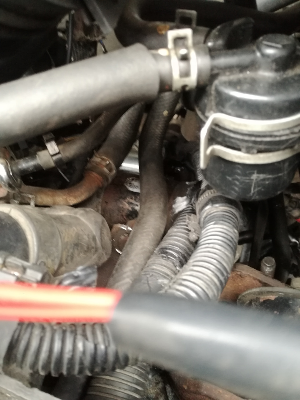 Замена реле стартера — Mazda MPV, 2.5 л., 2001 года на DRIVE2