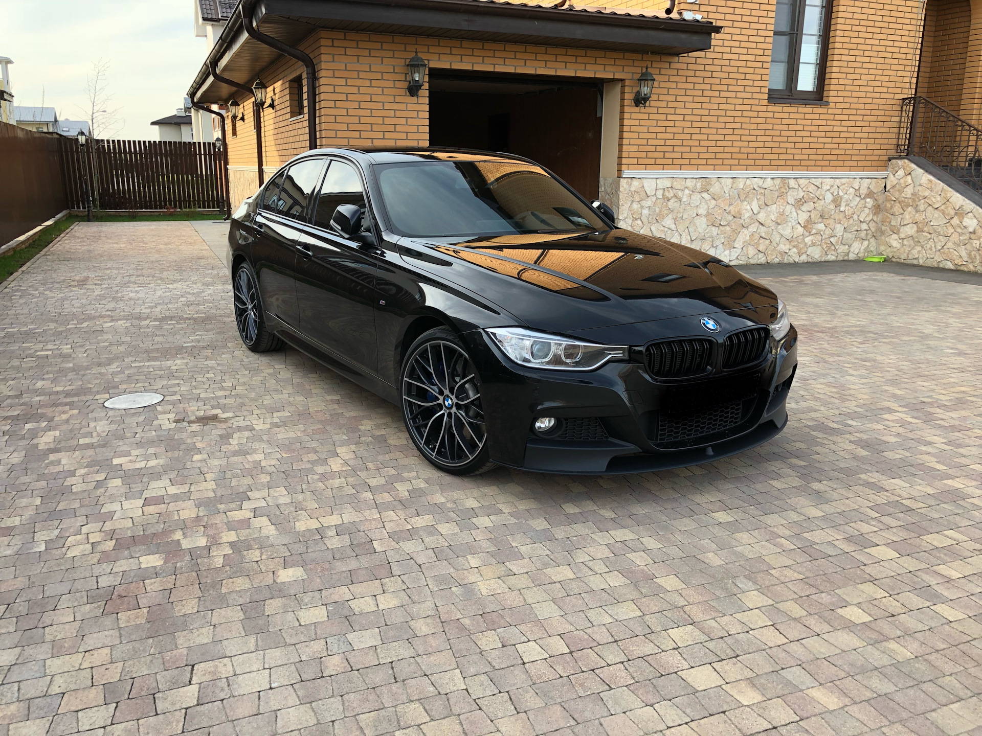 BMW m3 черная тонированная